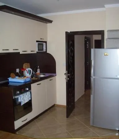 со спальней в апарт-отеле Bahami-residens Daire Sunny Beach