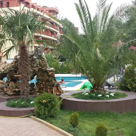 со спальней в апарт-отеле Bahami-residens Sunny Beach