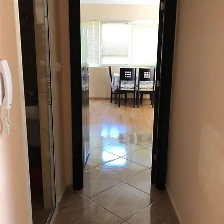 Apartment со спальней в апарт-отеле Bahami-residens *
