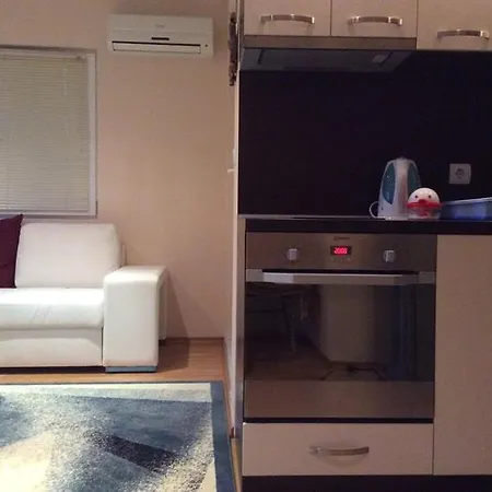 Apartment со спальней в апарт-отеле Bahami-residens